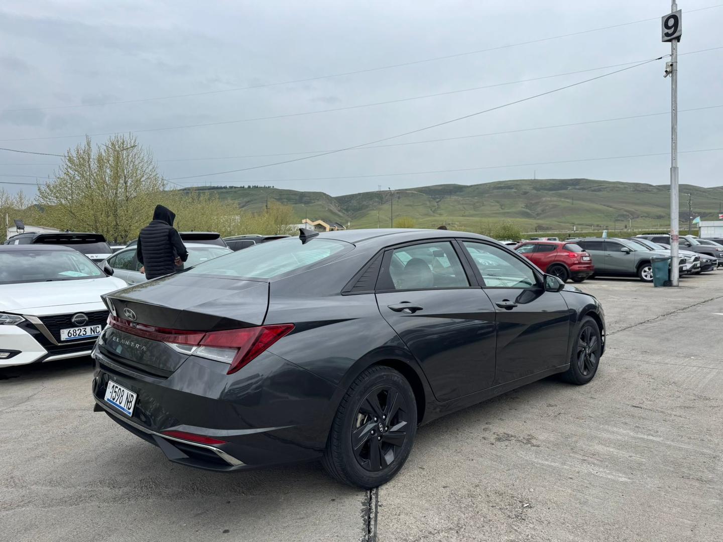 Hyundai Elantra 2021 — photo 2