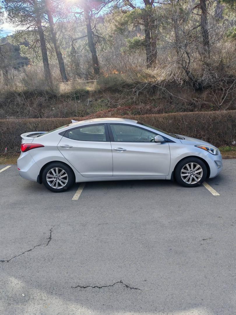 Hyundai Elantra 2015 — photo 2