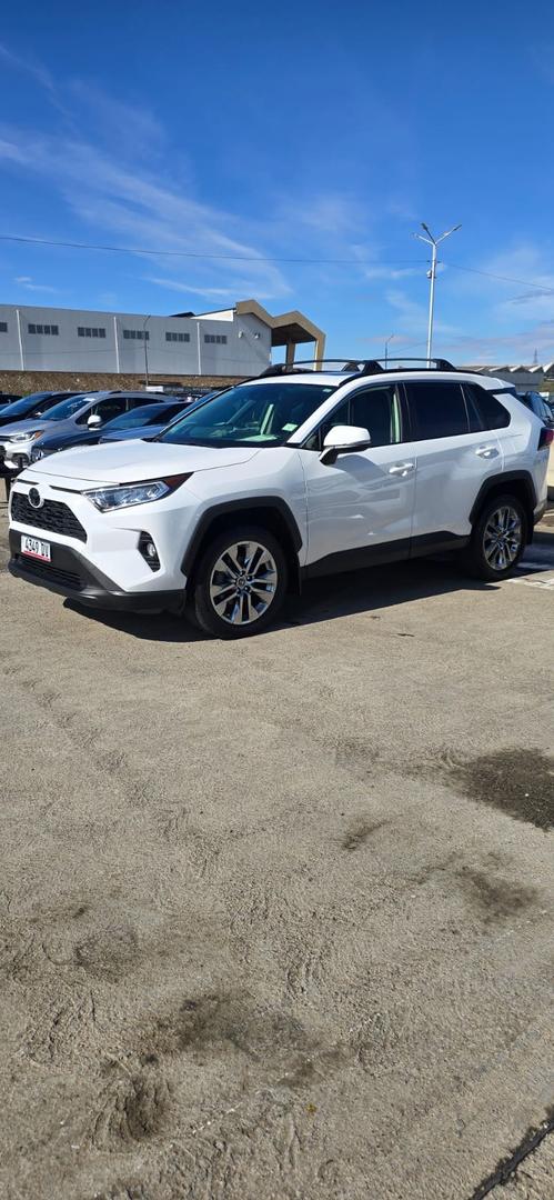Toyota RAV 4 2019 — photo 2