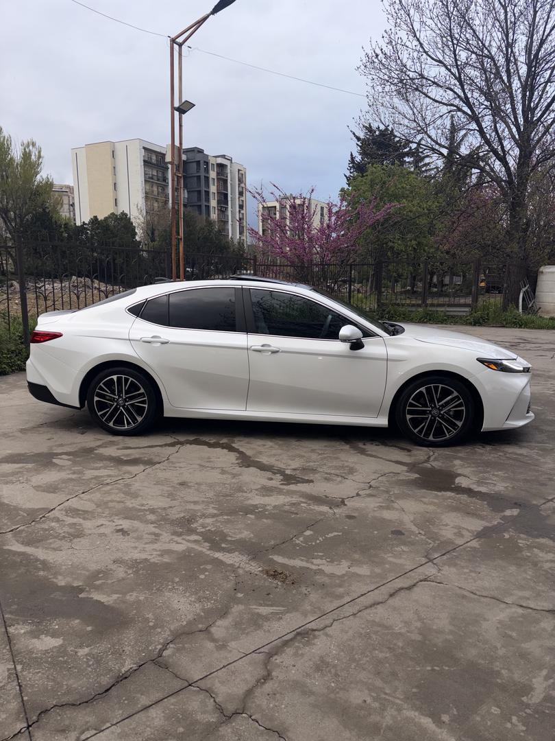 Toyota Camry 2024 — photo 2