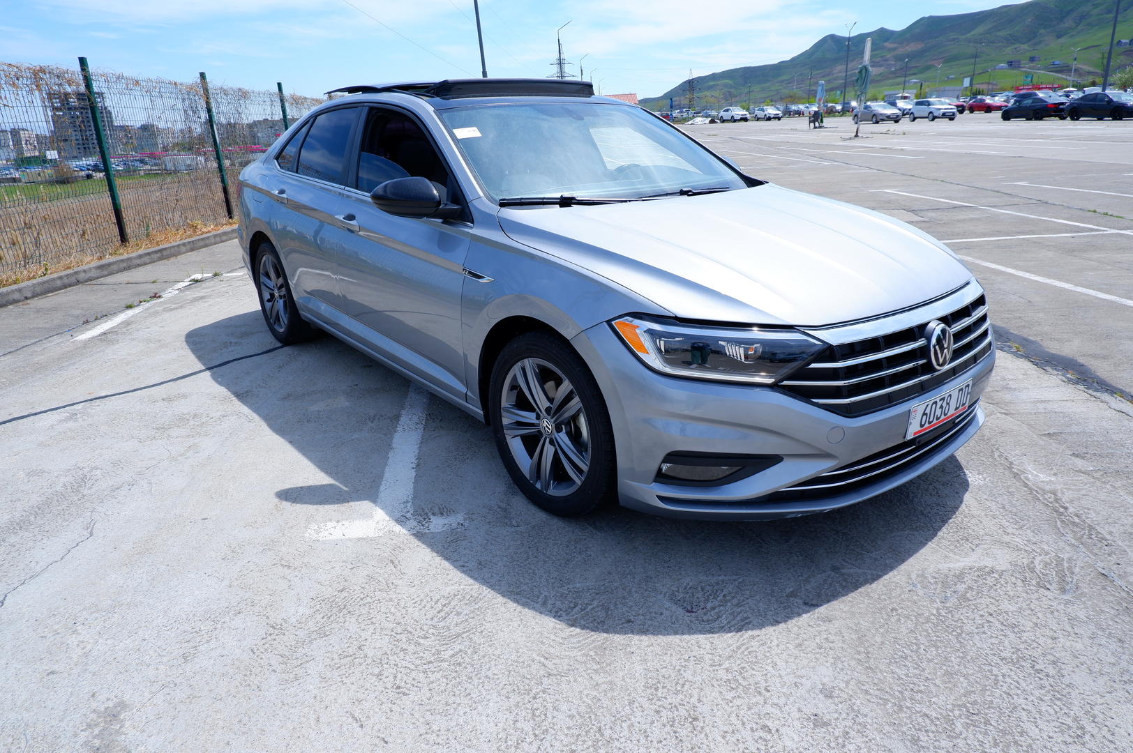 Volkswagen Jetta 2021 — photo 2