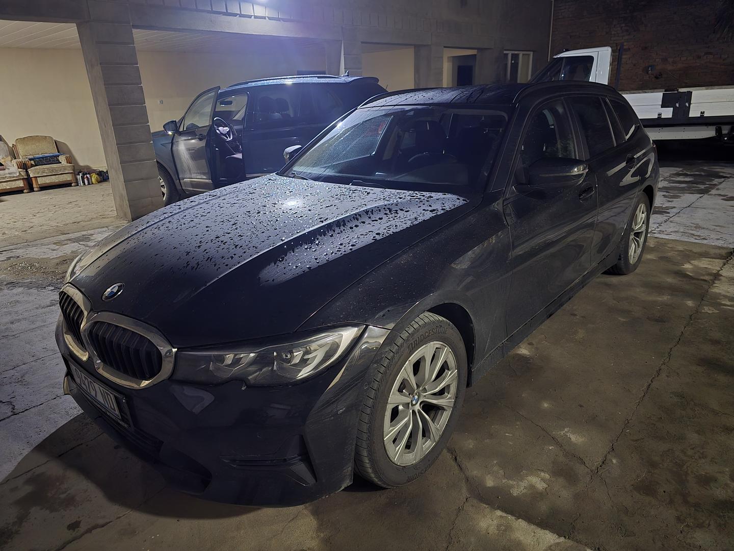BMW 318 2022 — photo 2