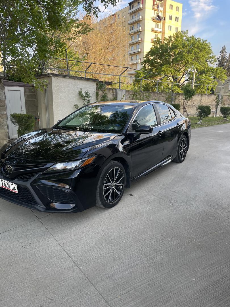 Toyota Camry 2021 — photo 2