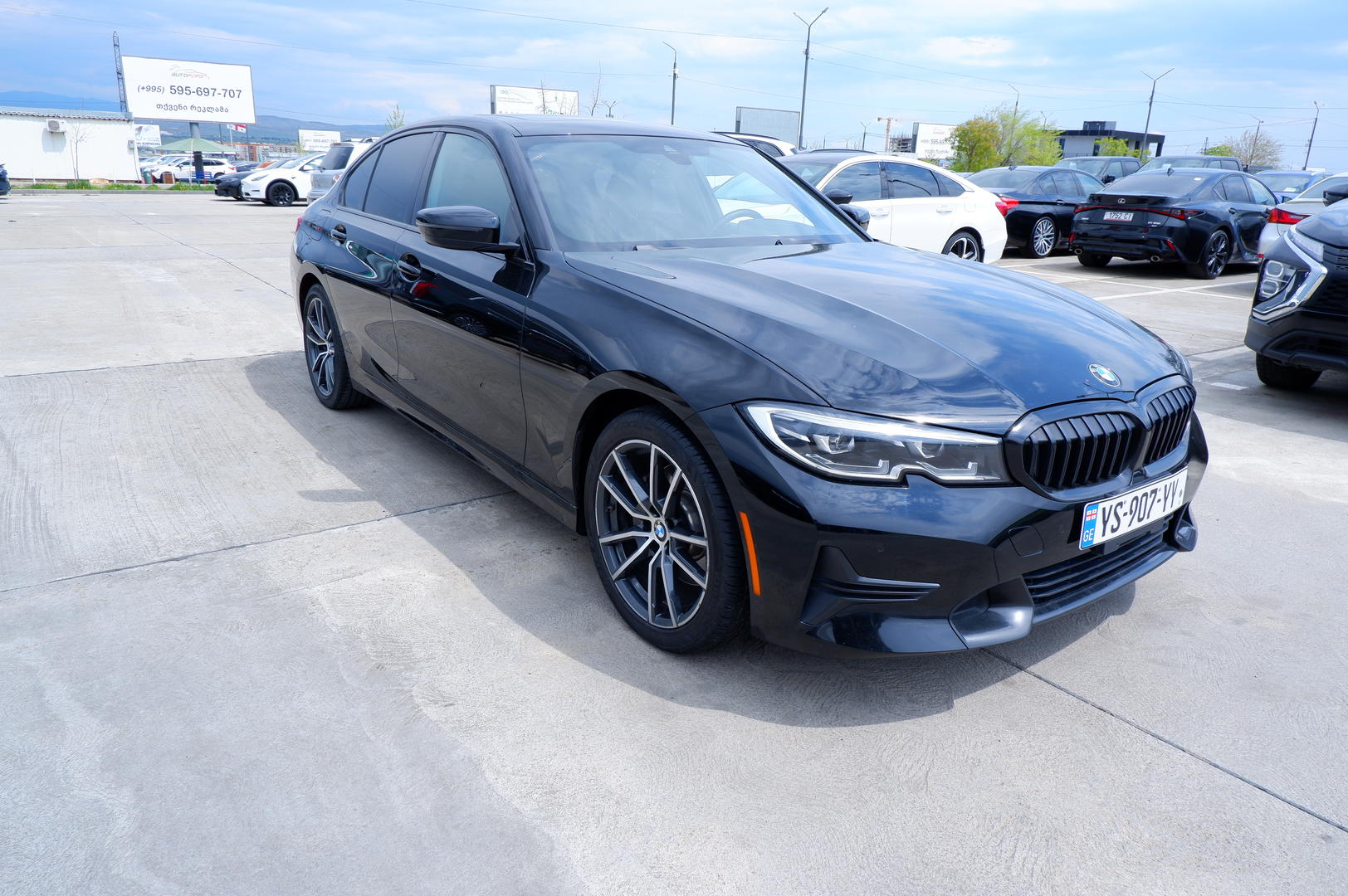 BMW 330 2019 — photo 2