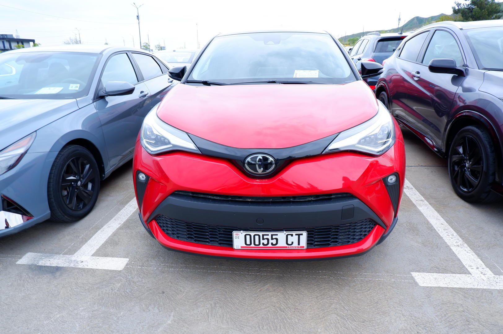 Toyota C-HR 2021 — photo 2
