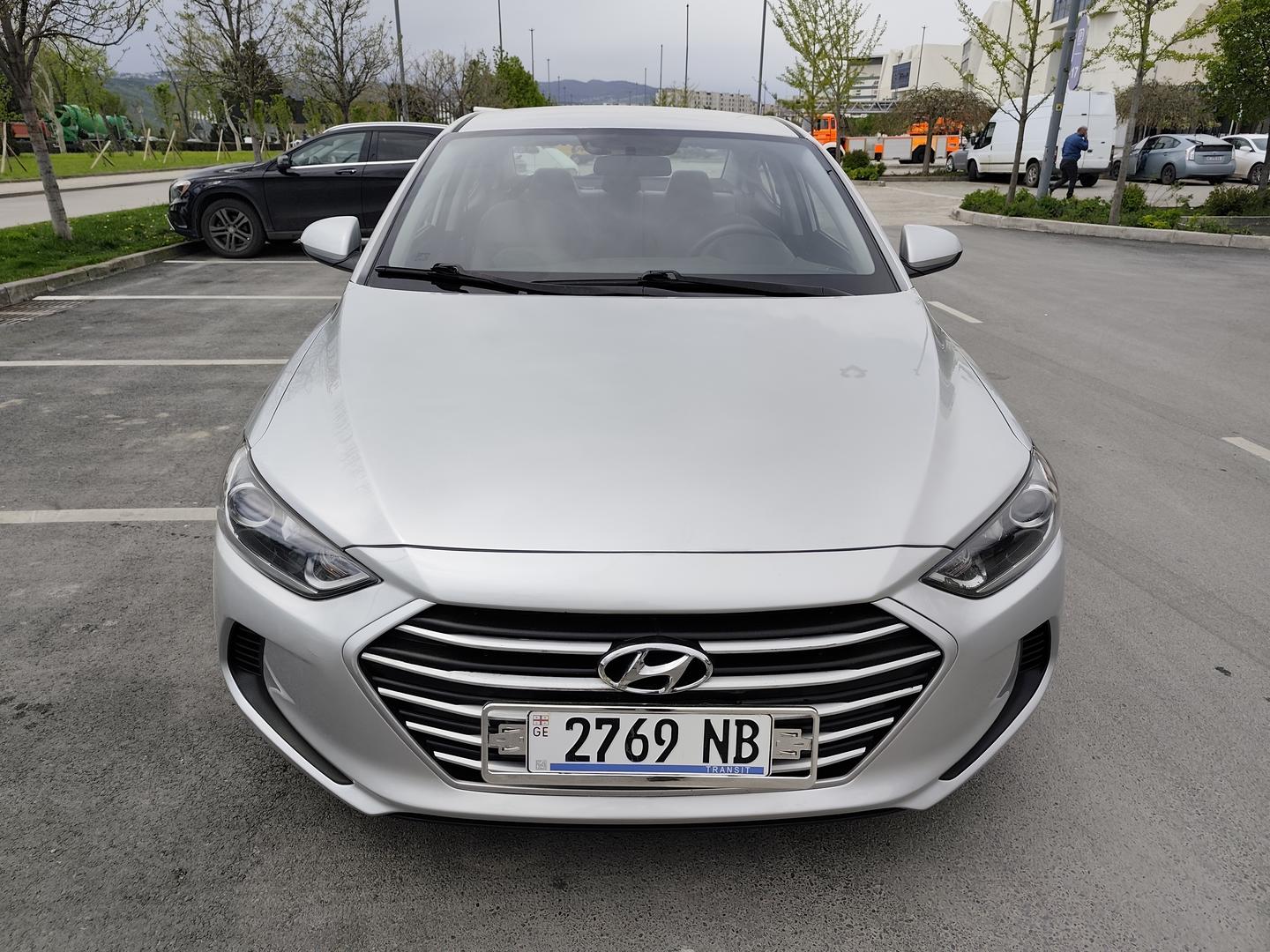 Hyundai Elantra 2017 — photo 2