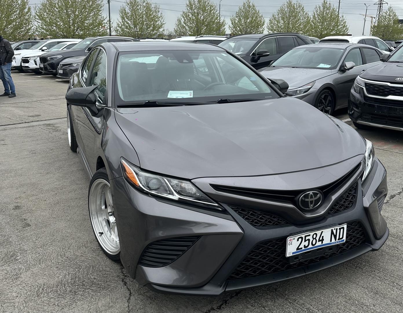 Toyota Camry 2020 — photo 2