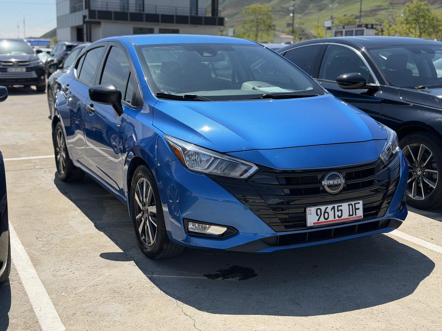 Nissan Versa 2022 — photo 2