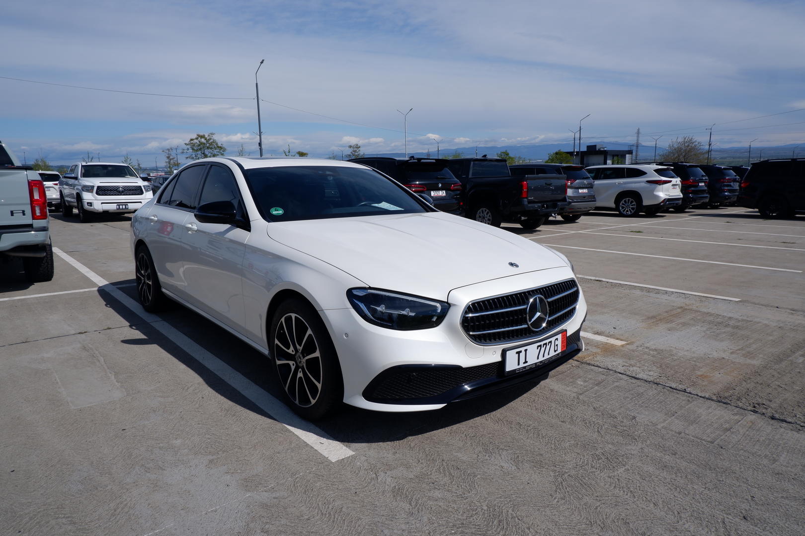 Mercedes-Benz E 200 2023 — photo 2