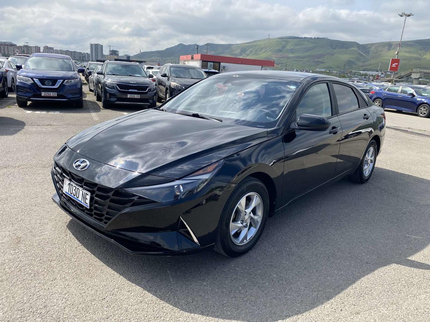 Hyundai Elantra 2022 — photo 2