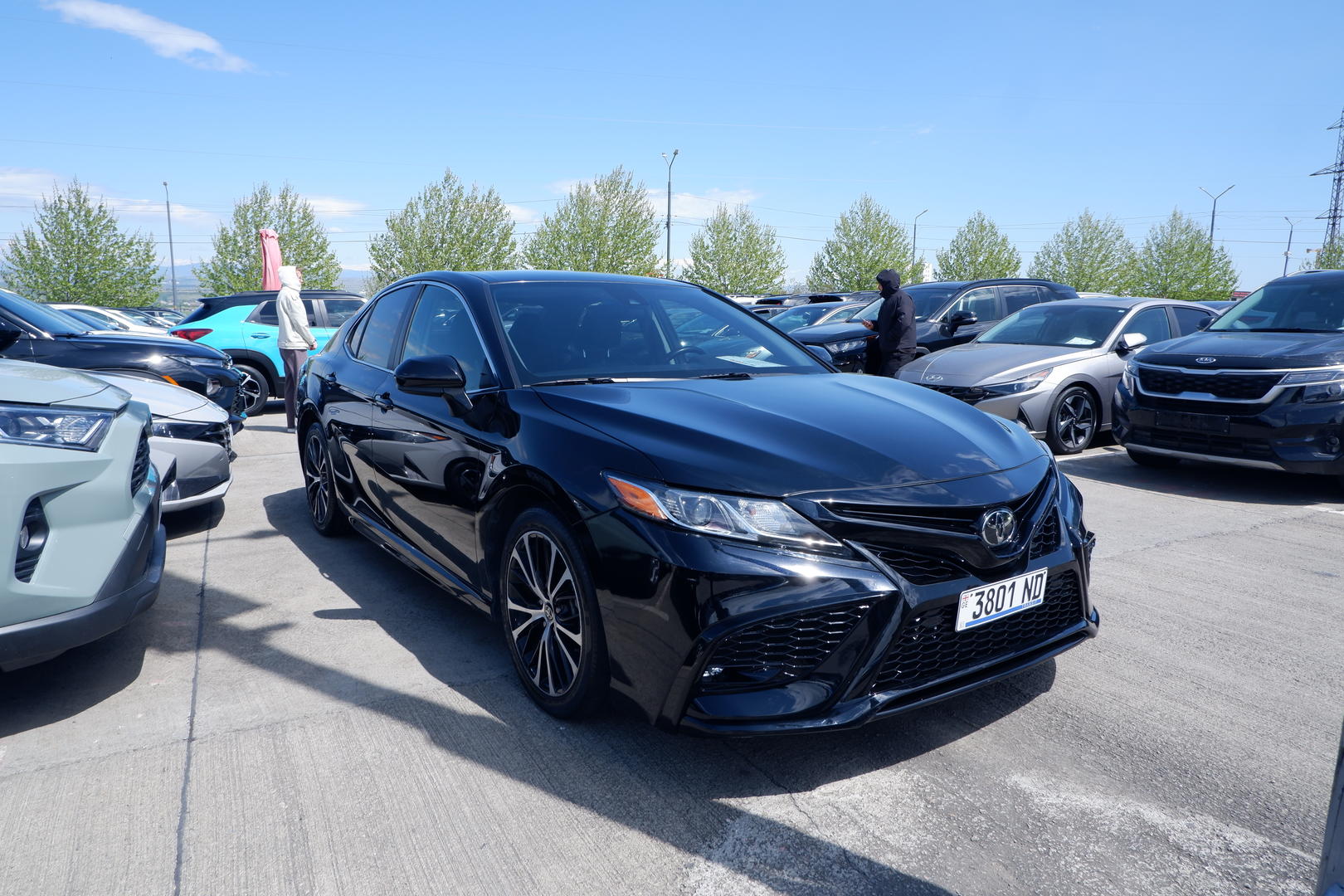 Toyota Camry 2020 — photo 2