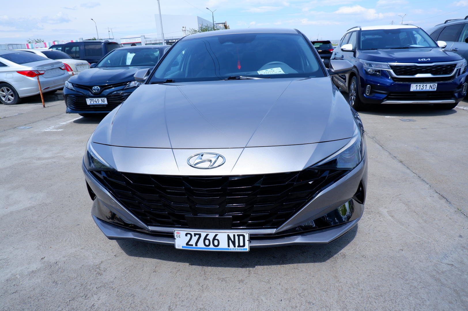 Hyundai Elantra 2023 — photo 2