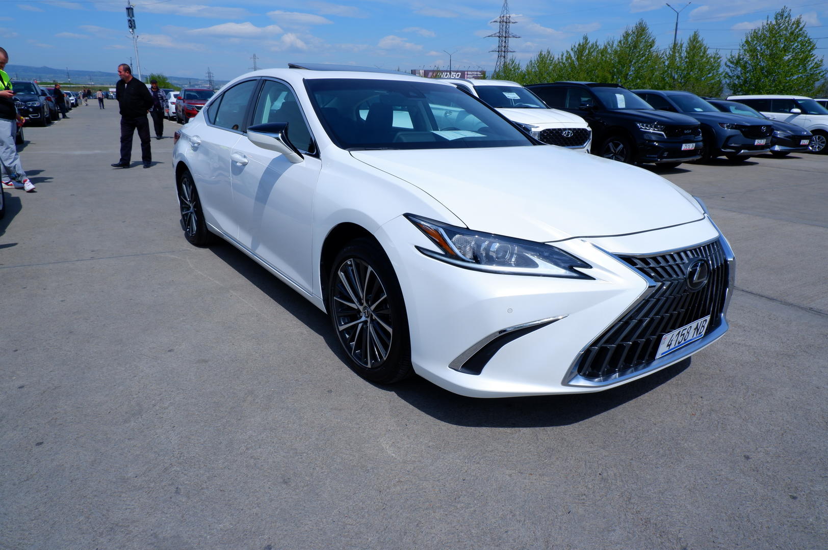 Lexus ES 300 2025 — photo 2