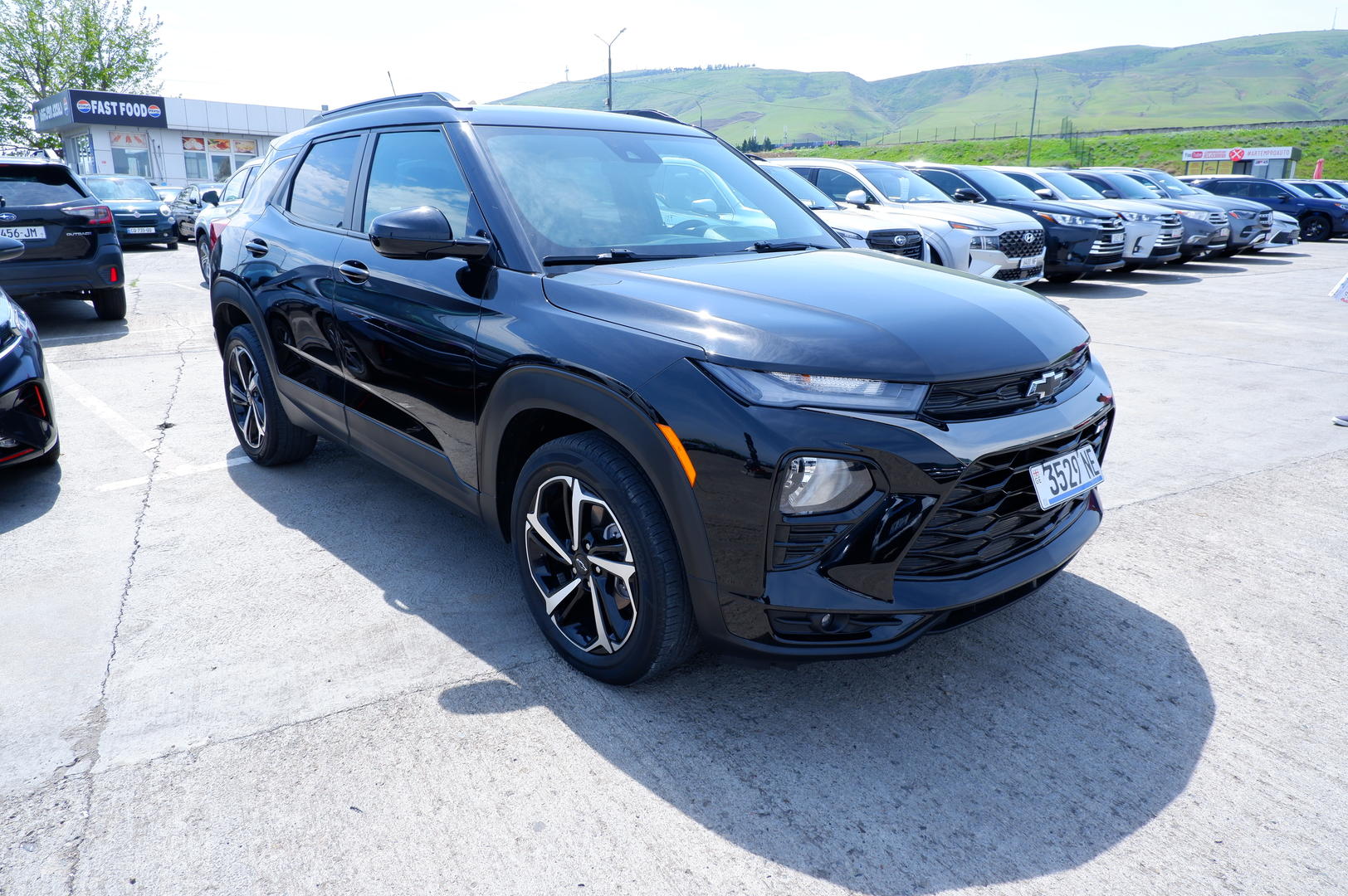 Chevrolet Trailblazer 2023 — photo 2