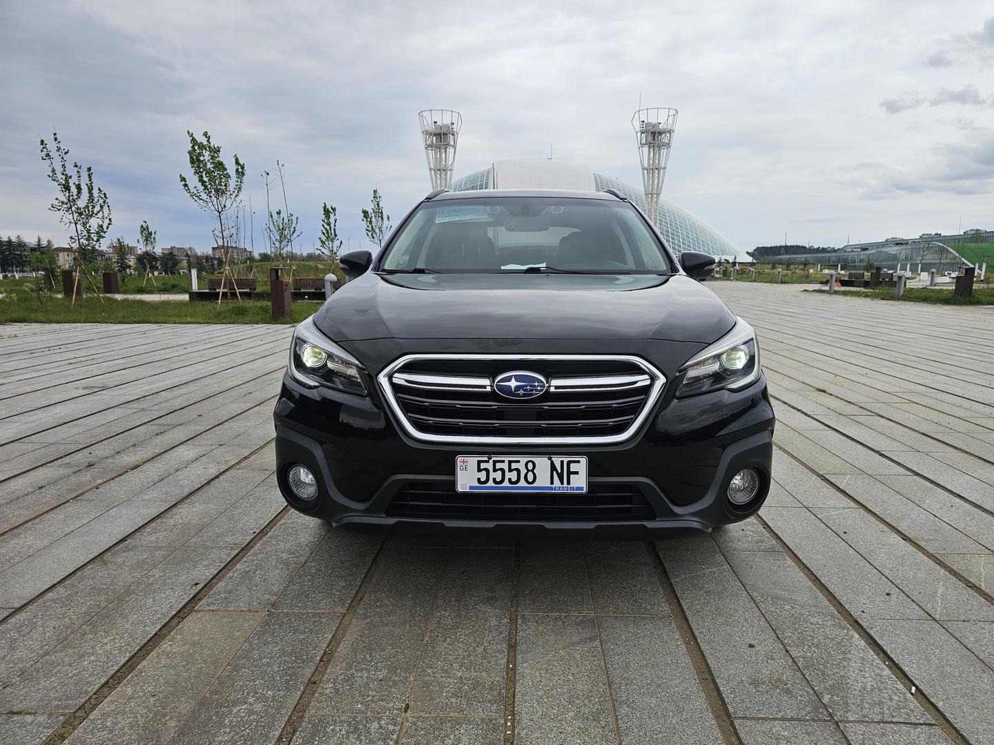 Subaru Outback 2018 — photo 2
