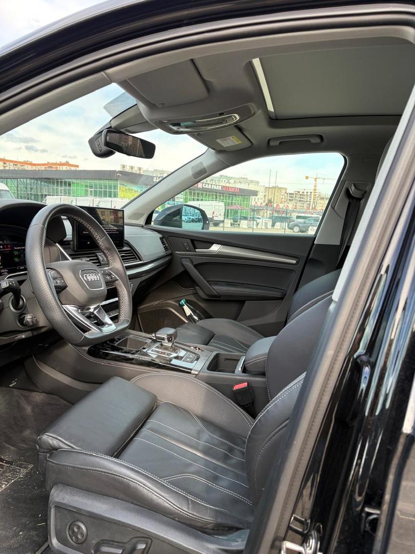 Audi Q5 2023 — photo 2