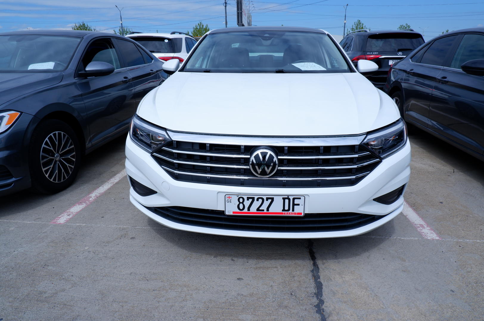 Volkswagen Jetta 2019 — photo 2