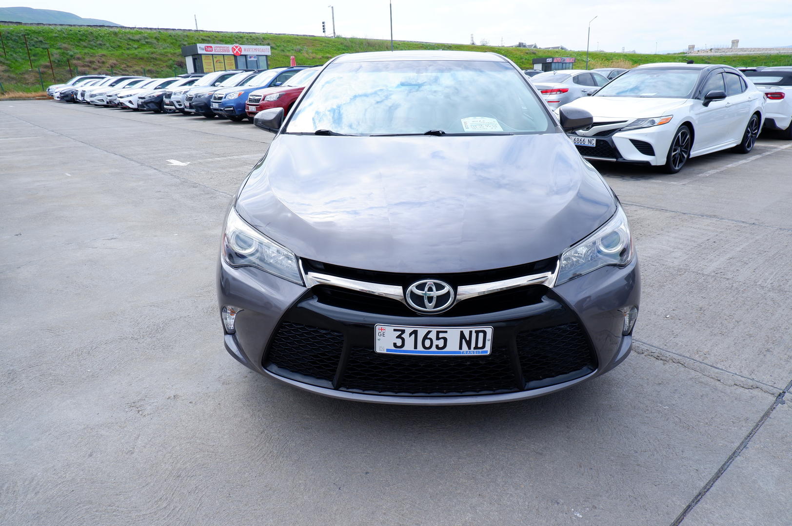 Toyota Camry 2015 — photo 2