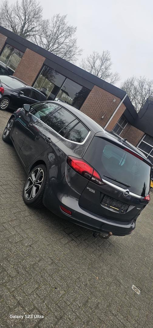 Opel Zafira 2013 — photo 2