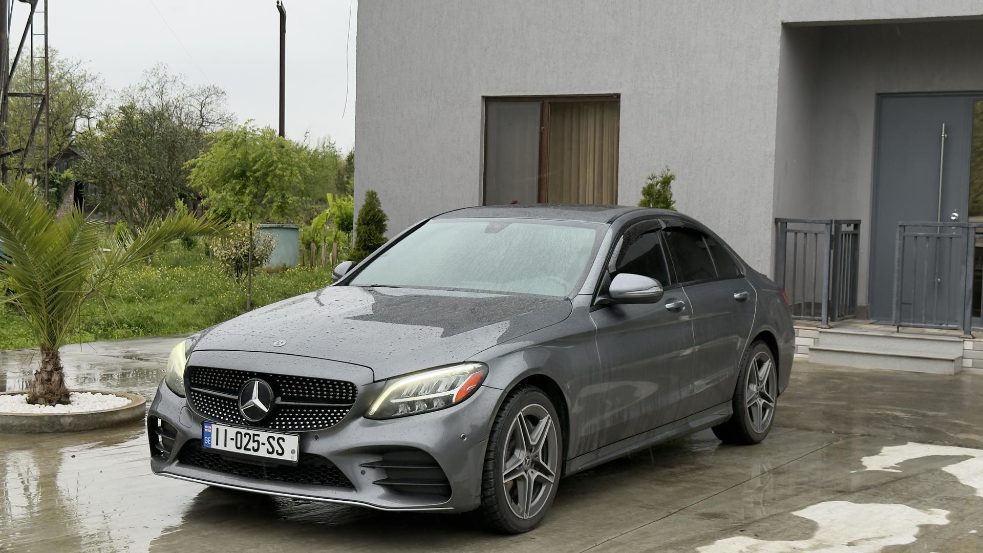 Mercedes-Benz C 300 2019 — photo 2