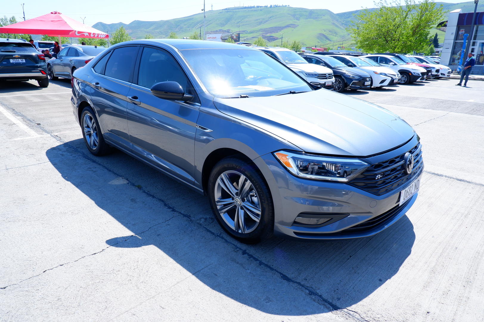 Volkswagen Jetta 2019 — photo 2