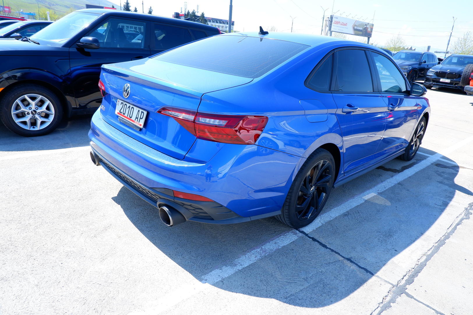 Volkswagen Jetta GLI 2022 — photo 2