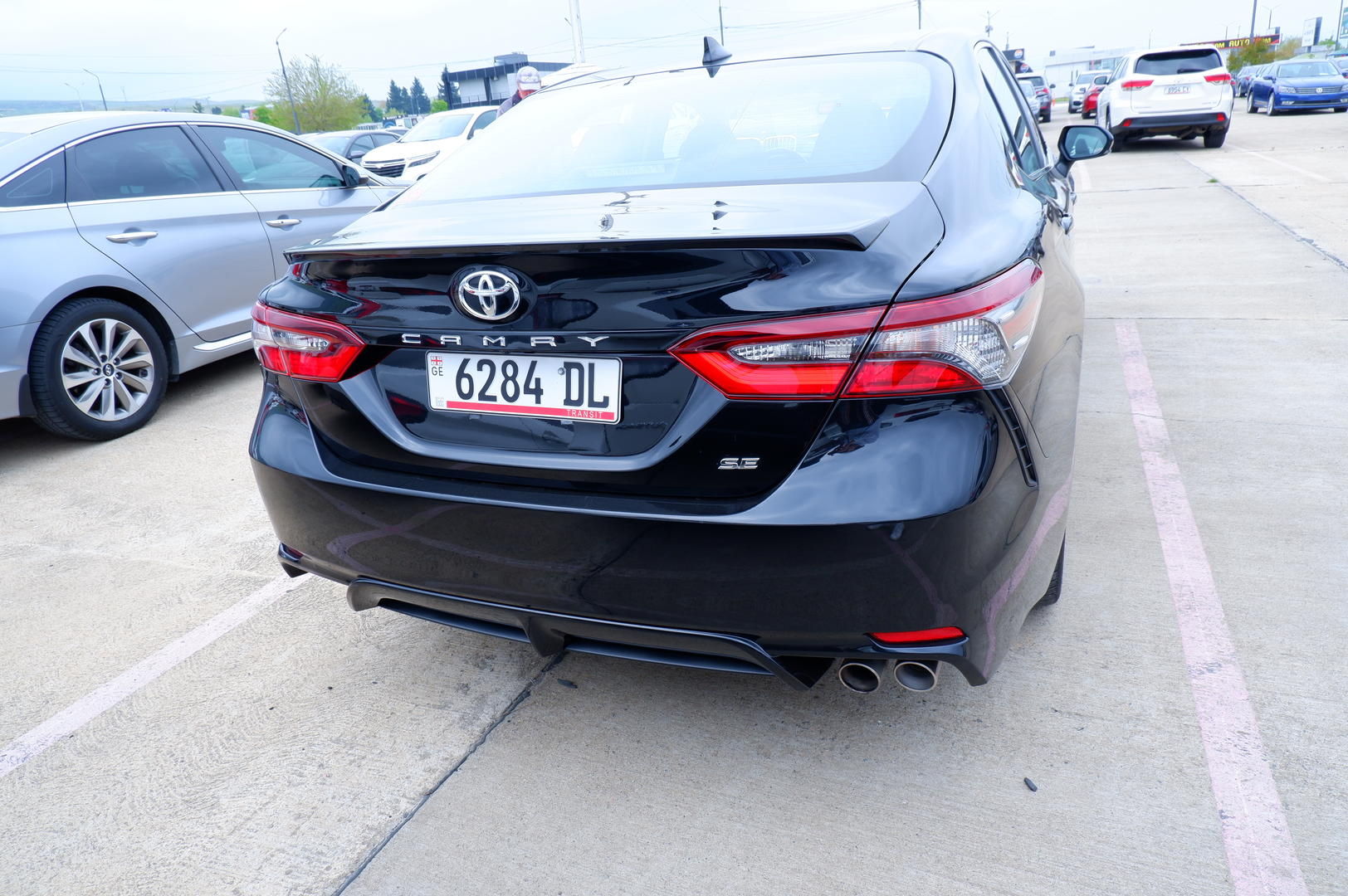 Toyota Camry 2022 — photo 2