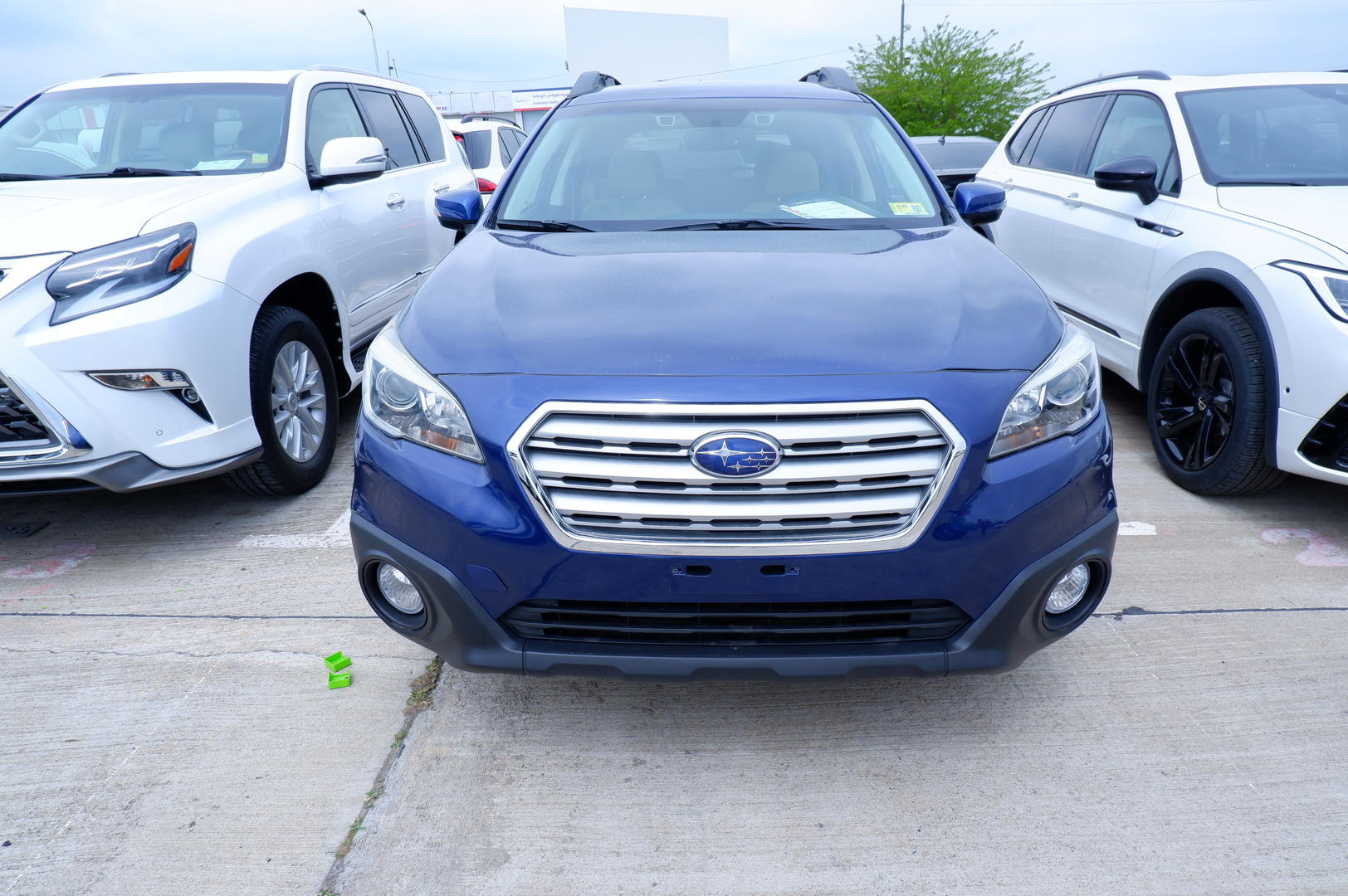 Subaru Outback 2016 — photo 2