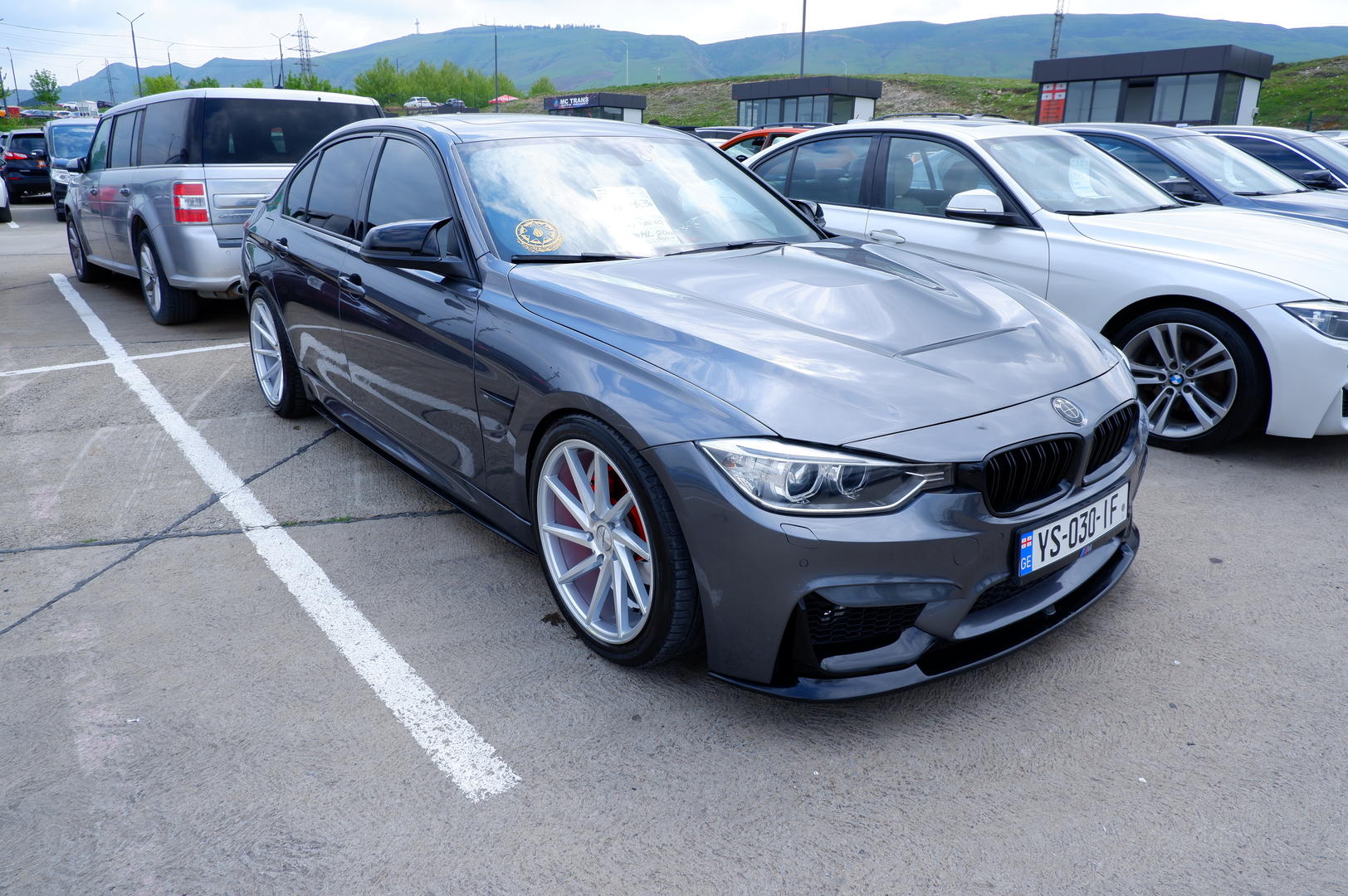 BMW 330 2013 — photo 2