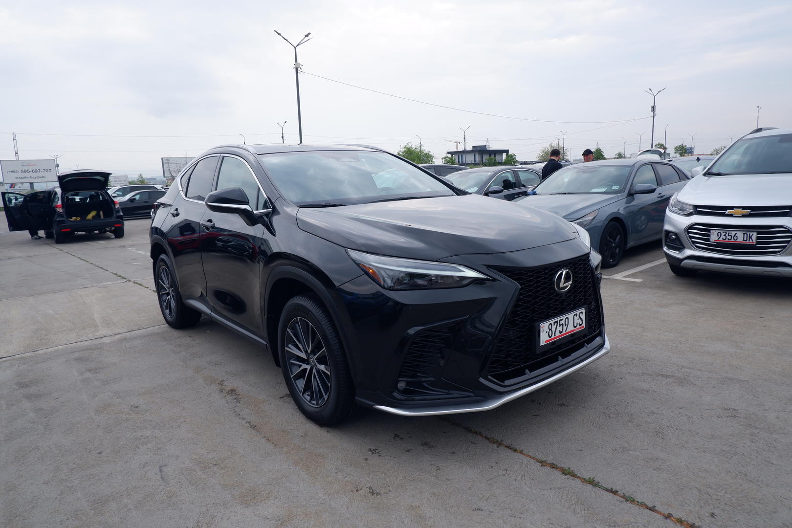 Lexus NX 350 2023 — photo 2