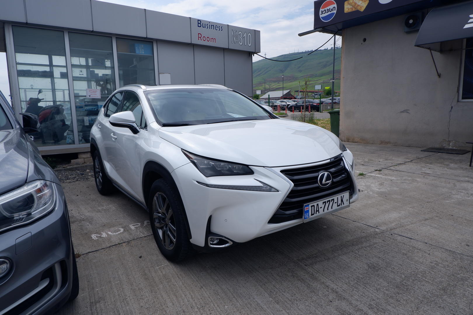 Lexus NX 300 2015 — photo 2