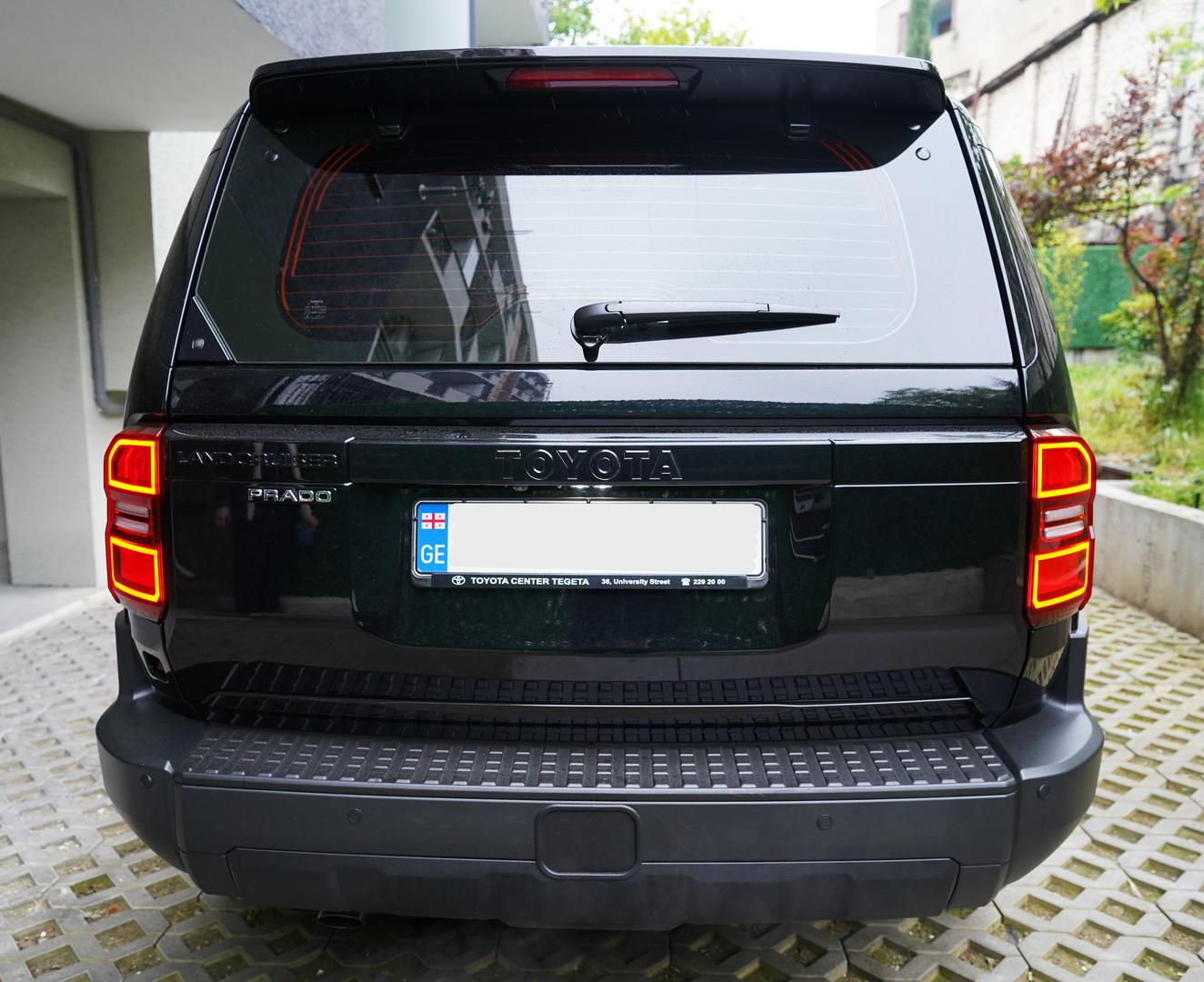 Toyota Land Cruiser Prado 2024 — photo 2