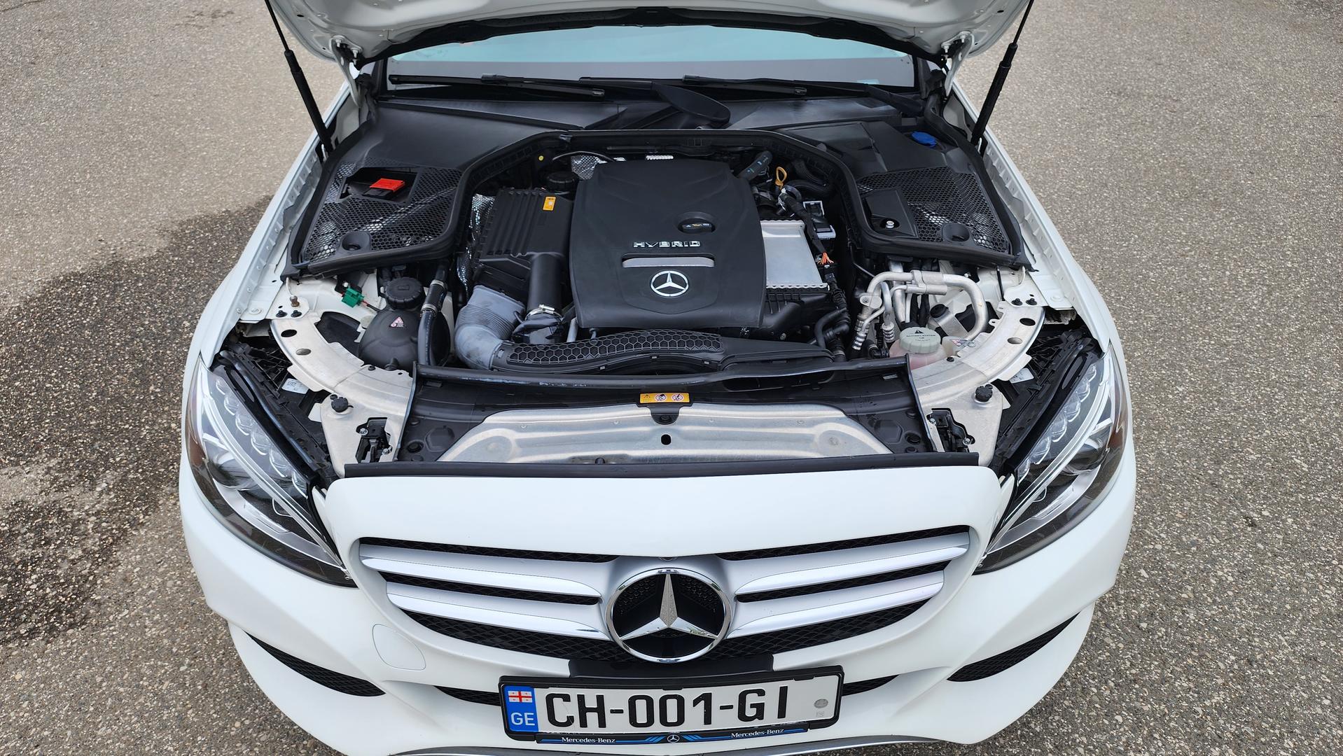 Mercedes-Benz C 350 2018 — photo 2