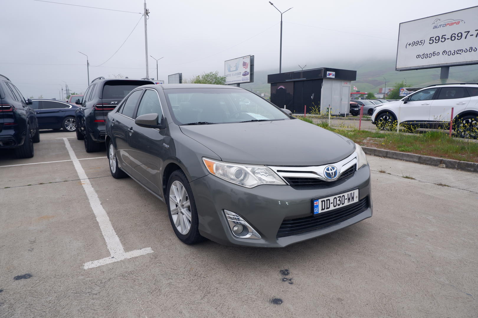 Toyota Camry 2012 — photo 2