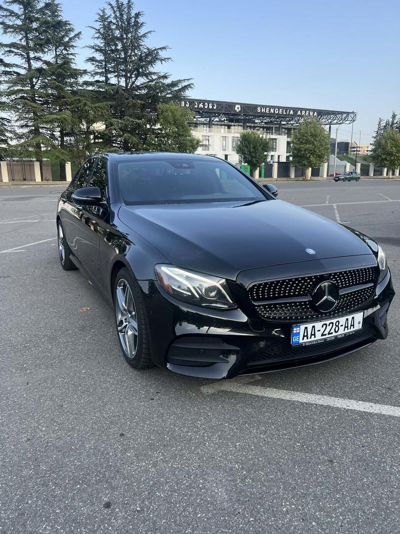 Mercedes-Benz E 300 2017 — photo 2