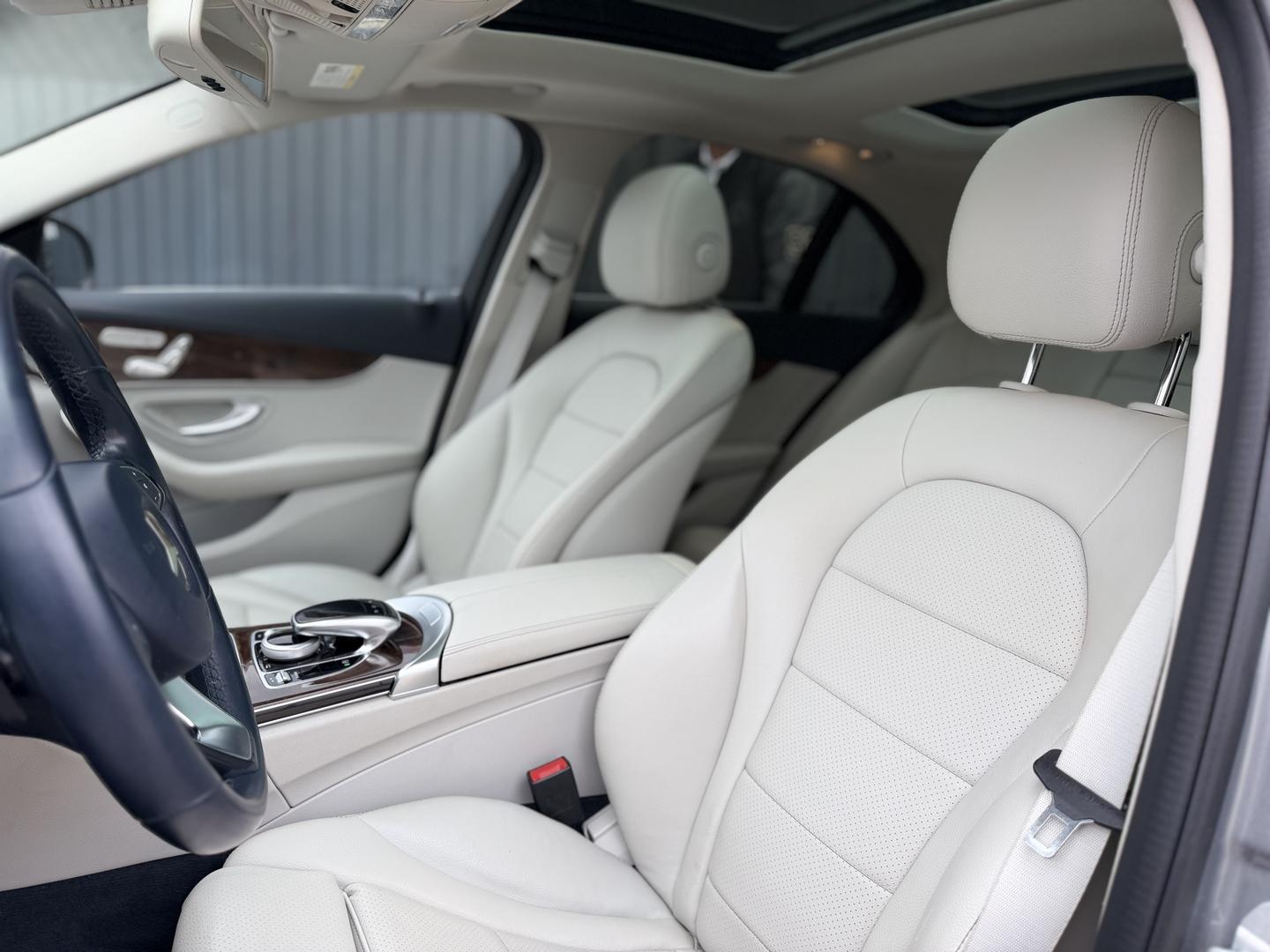 Mercedes-Benz C 300 2016 — photo 2