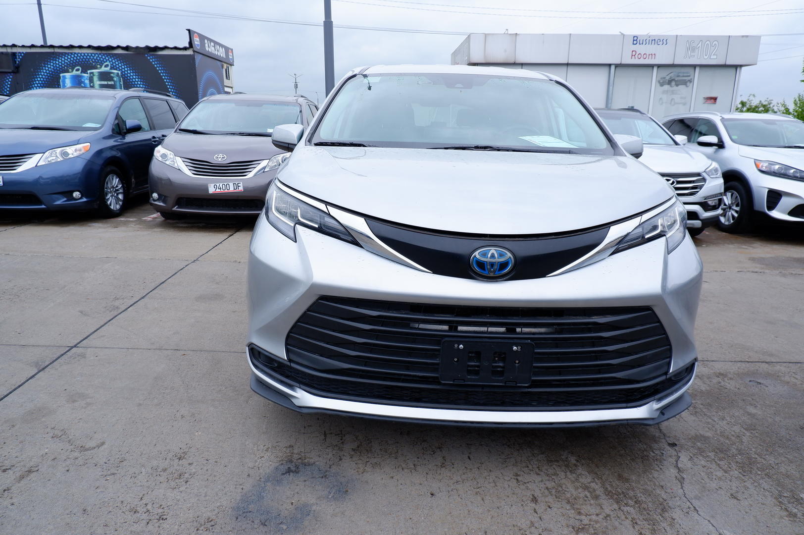 Toyota Sienna 2021 — photo 2