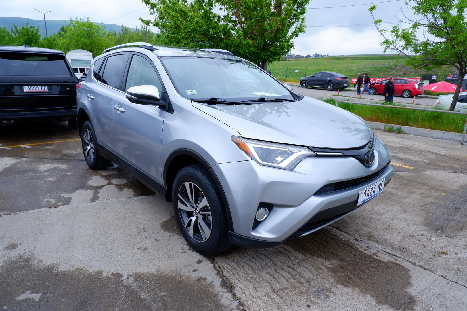 Toyota RAV4 2018 — photo 2