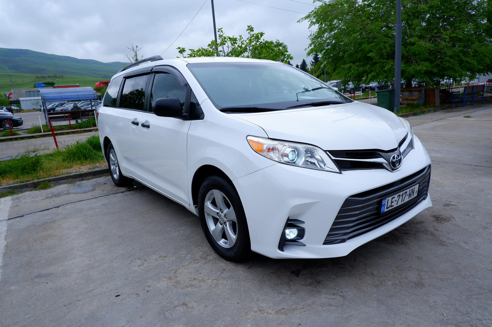 Toyota Sienna 2015 — photo 2