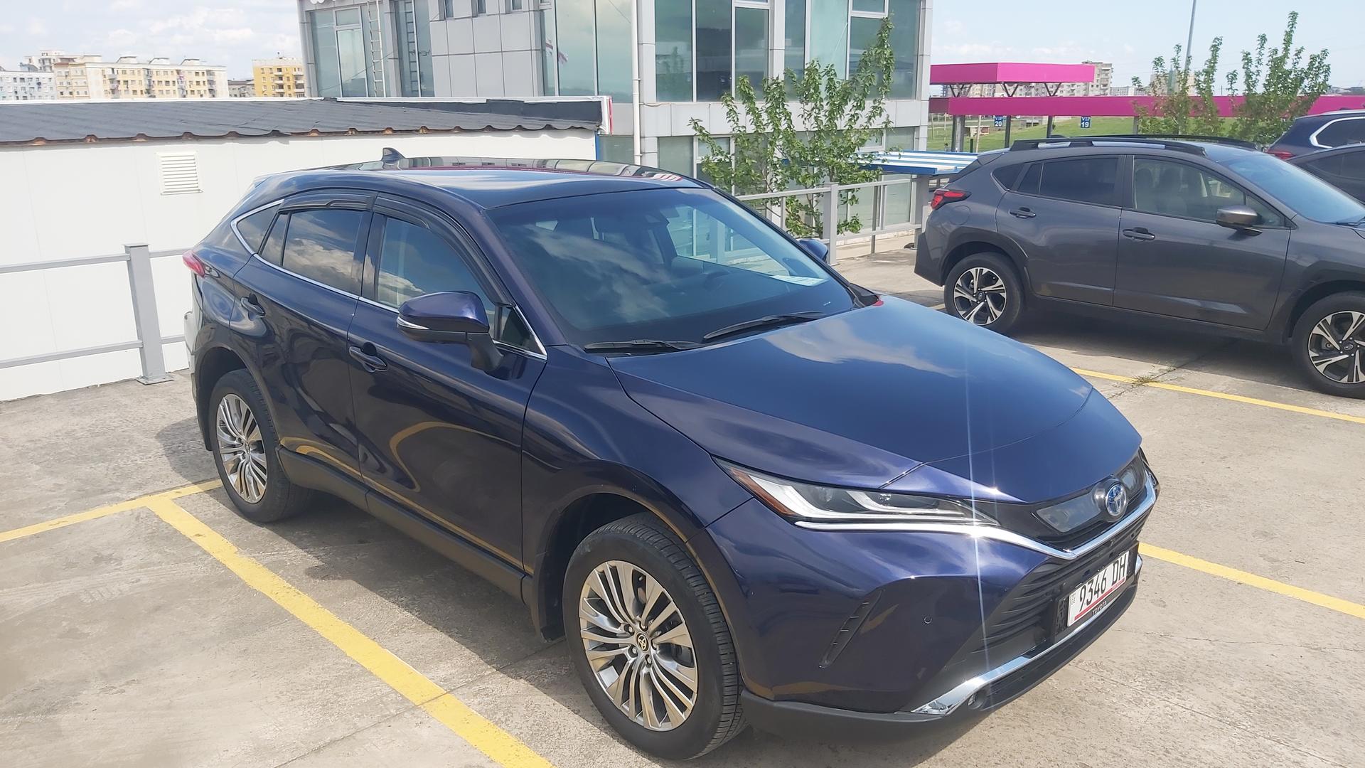Toyota Venza 2023 — photo 2