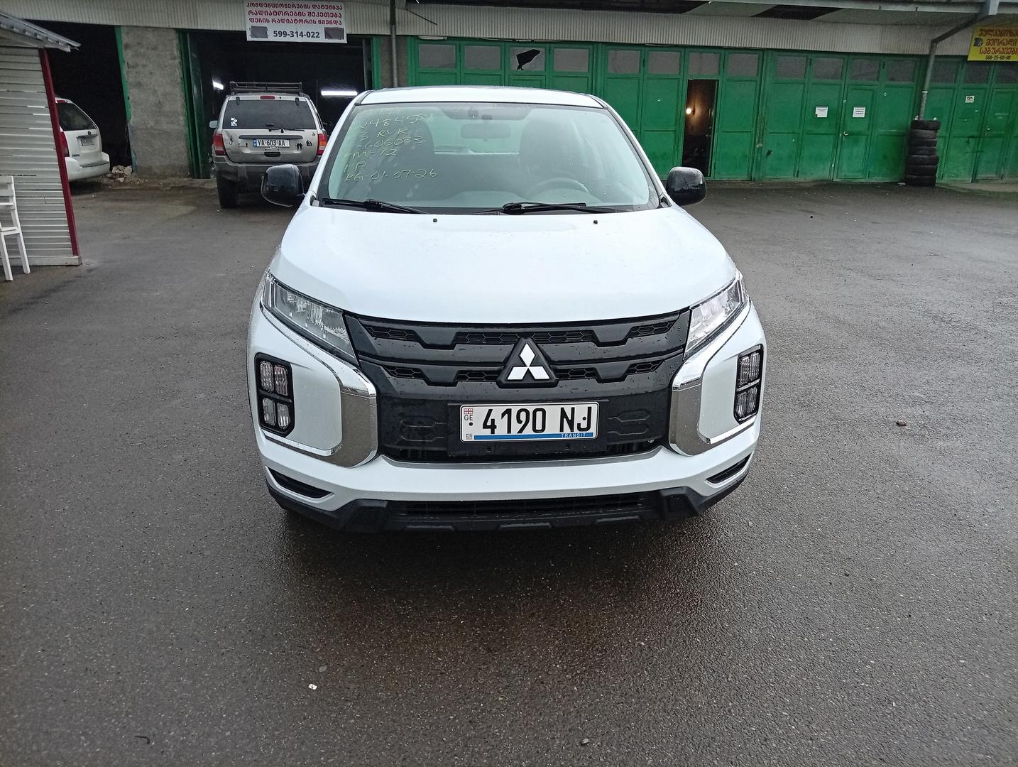 Mitsubishi Outlander Sport 2023 — photo 2