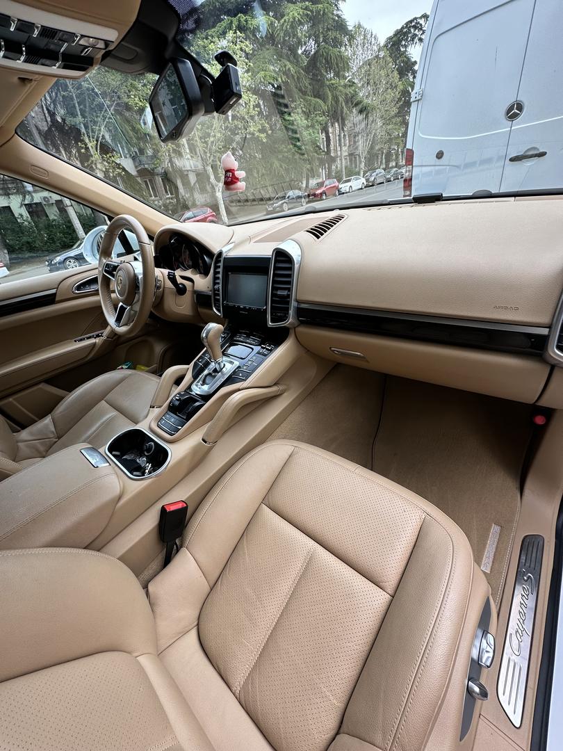Porsche Cayenne 2016 — photo 2
