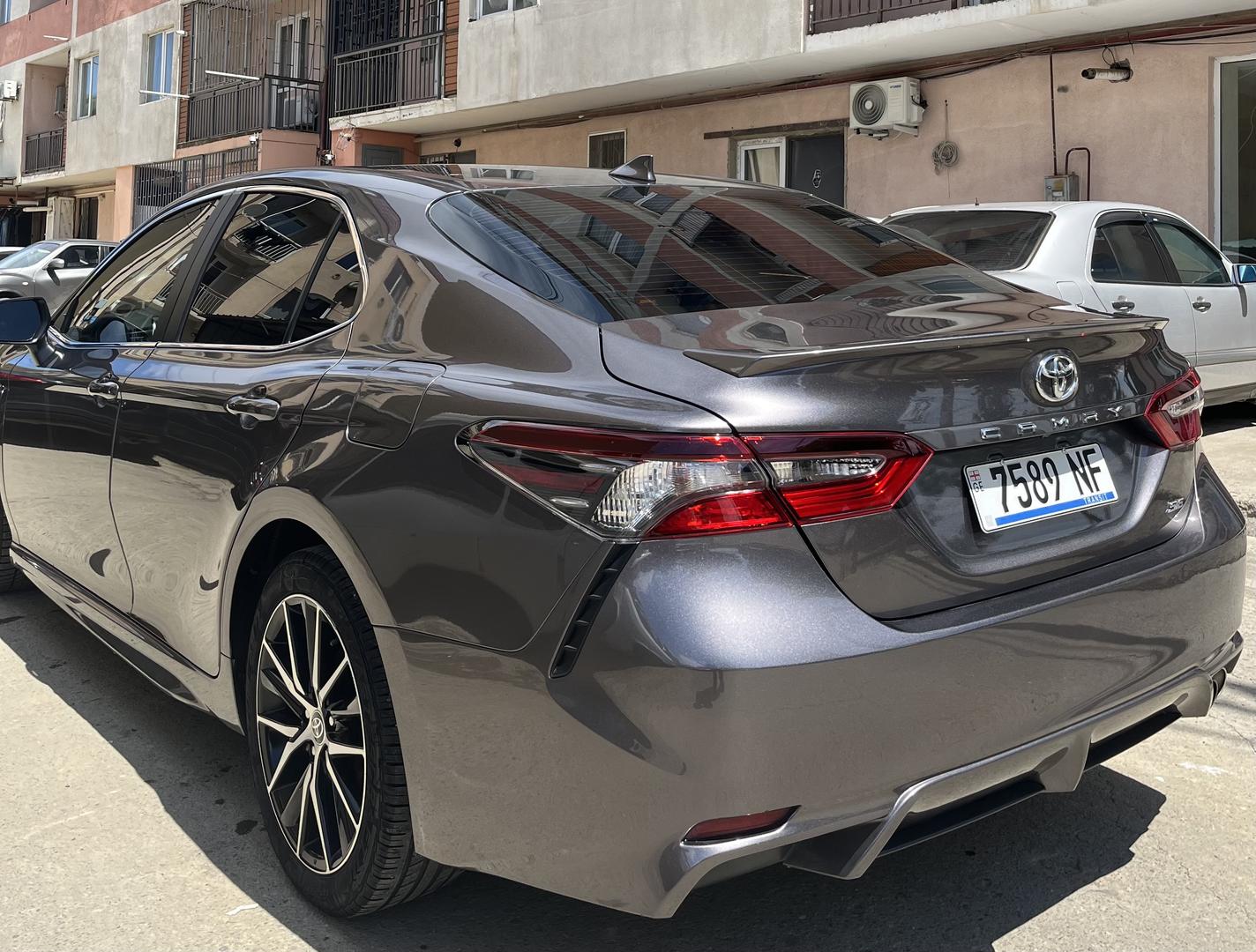 Toyota Camry 2023 — photo 2