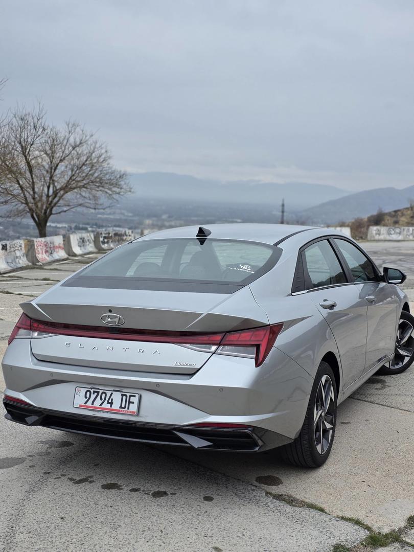 Hyundai Elantra 2021 — photo 2