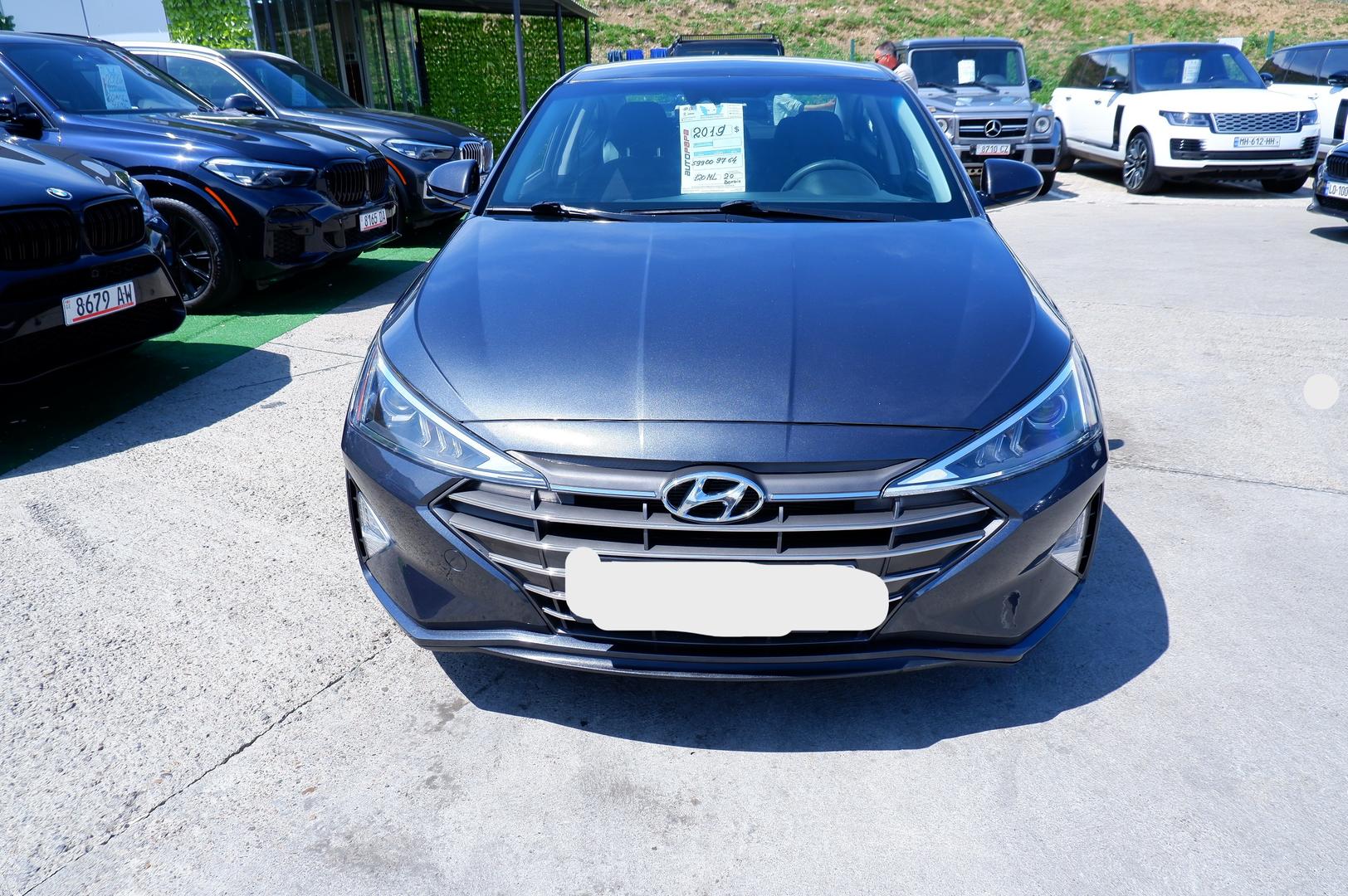 Hyundai Elantra 2019 — photo 2