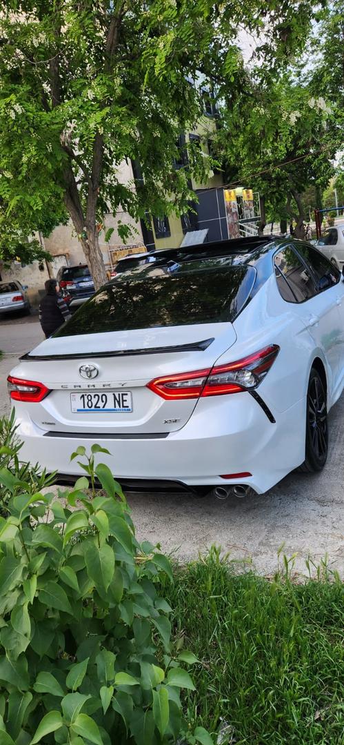 Toyota Camry 2021 — photo 2