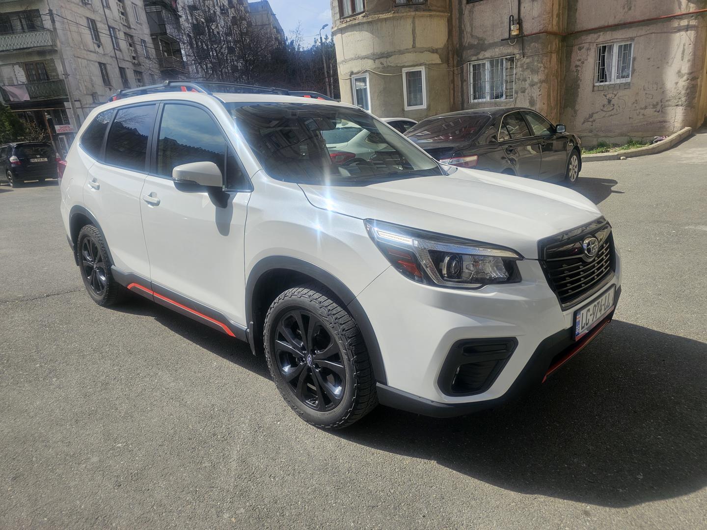 Subaru Forester 2019 — photo 2