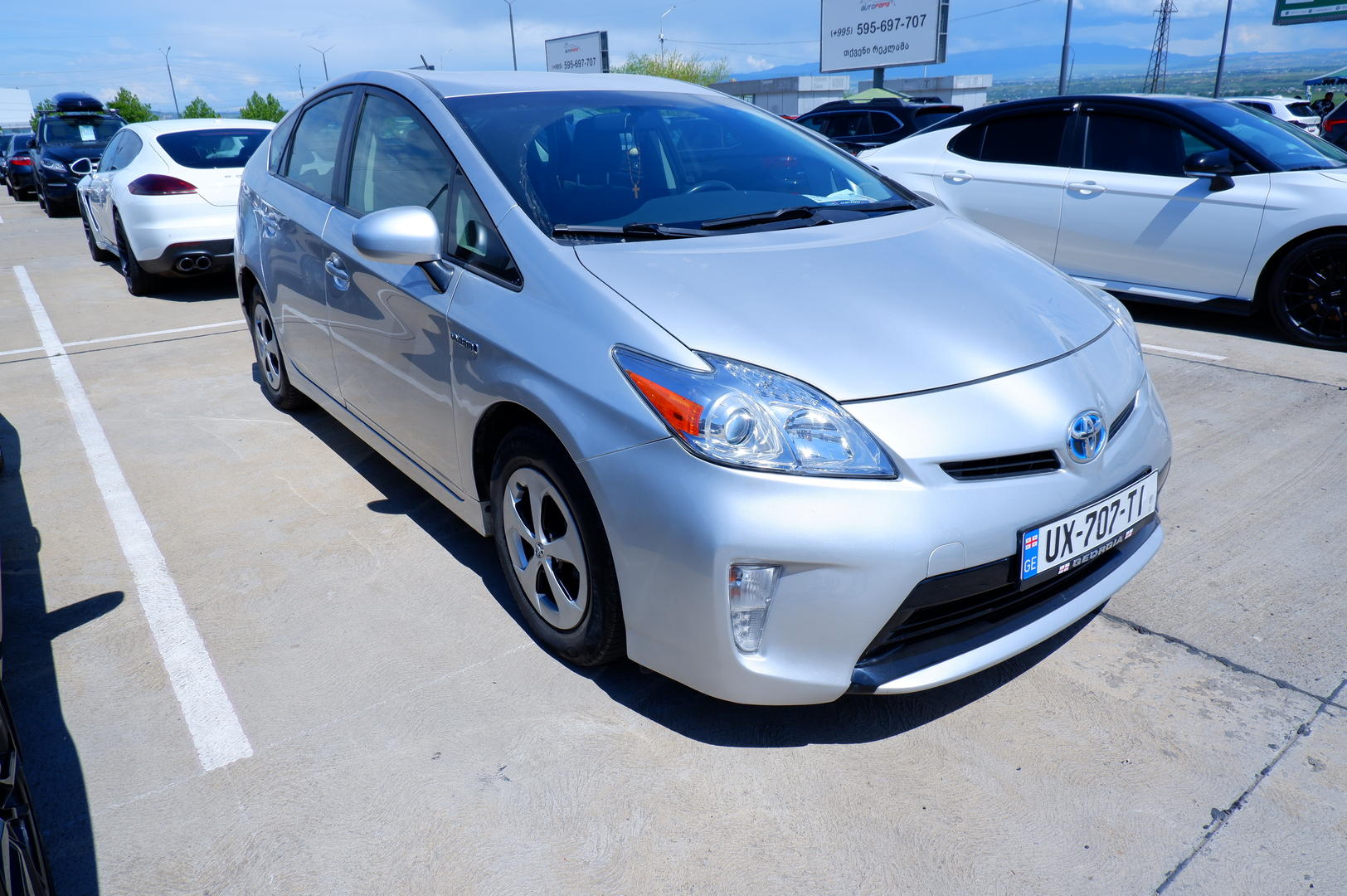 Toyota Prius 2015 — photo 2