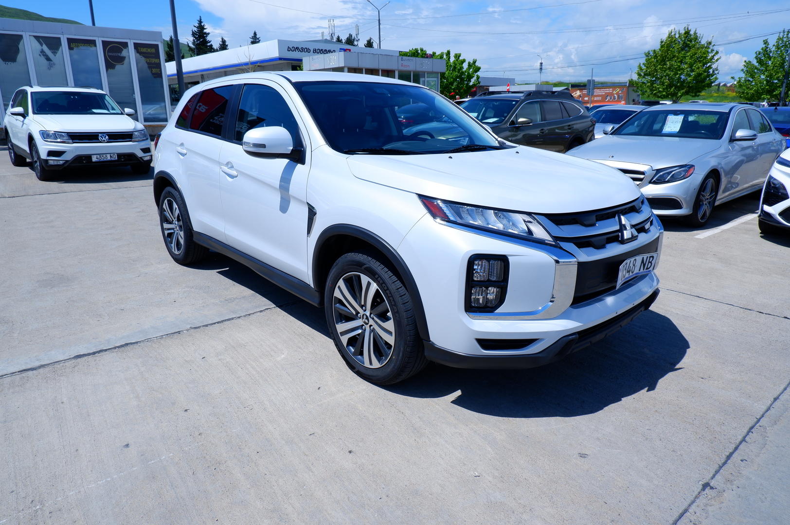 Mitsubishi Outlander Sport 2023 — photo 2