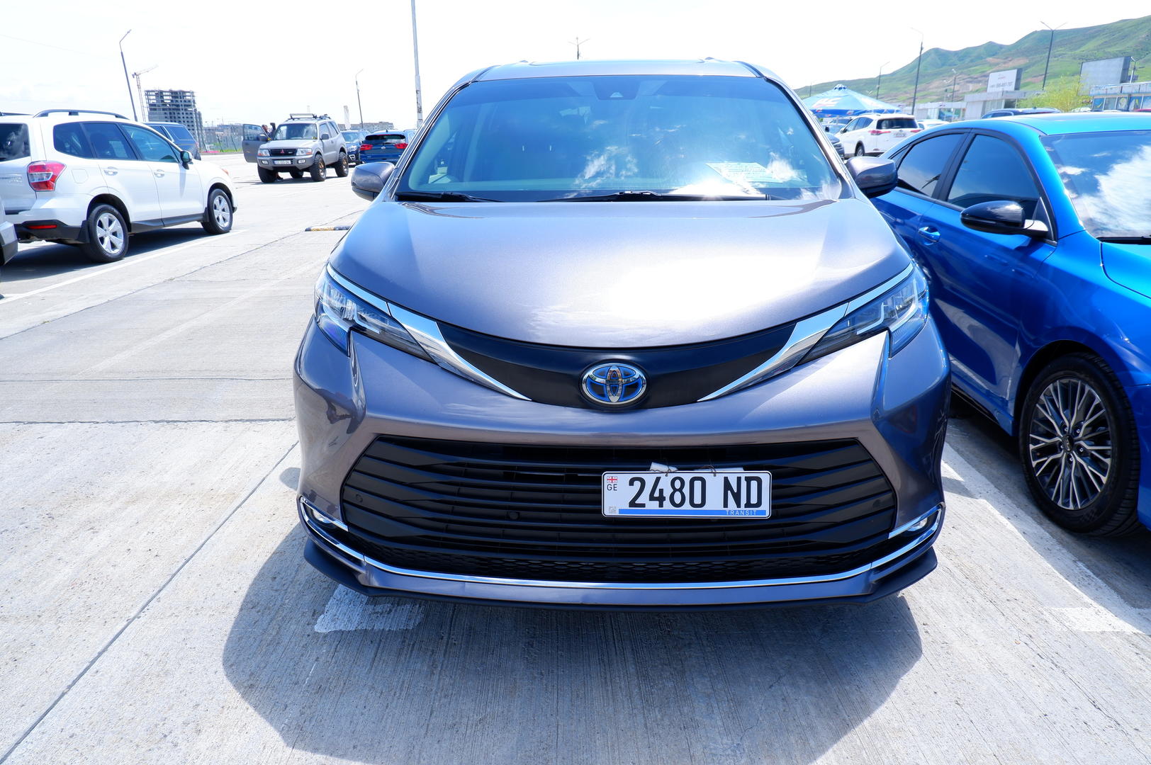 Toyota Sienna 2021 — photo 2